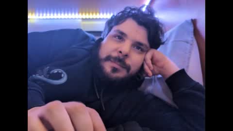 onecrew1 online show from November 1, 1:35 pm