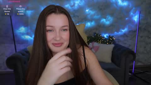 L A Y A online show from February 5, 8:25 pm