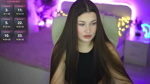 L A Y A online show from September 15, 7:08 am