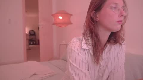 Ariel online show from October 4, 9:57 pm