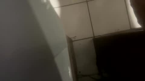 Snapshot of onesmallweenie chatting on February 25, 9:19 am onesmallweenie online show from February 25, 9:19 am