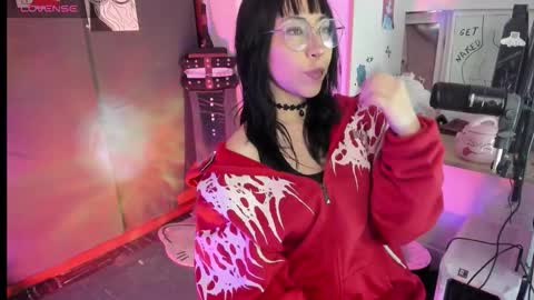 Snapshot of oni_dakotta chatting on September 19, 12:39 pm oni_dakotta online show from September 19, 12:39 pm