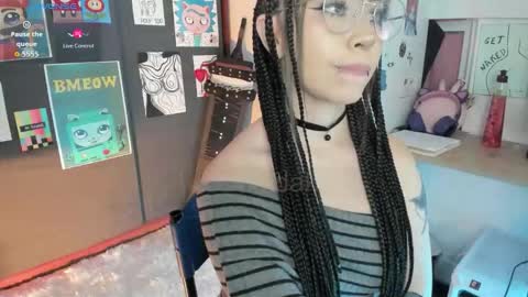 Snapshot of oni_dakotta chatting on November 28, 2:31 pm oni_dakotta online show from November 28, 2:31 pm