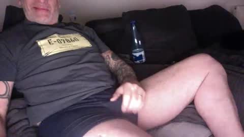 Snapshot of onkel90 chatting on September 29, 8:13 pm onkel90 online show from September 29, 8:13 pm