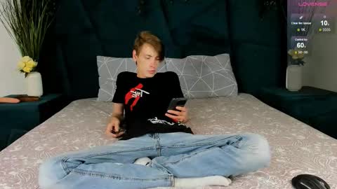 Erick  online show from September 10, 6:57 am