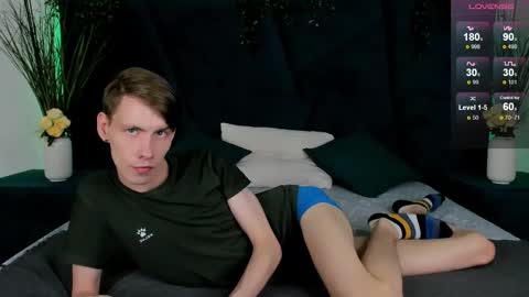 Erick  online show from November 25, 7:30 am