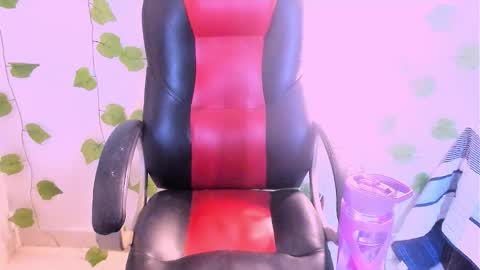 Snapshot of only_sarah1 chatting on December 4, 10:51 pm only_sarah1 online show from December 4, 10:51 pm