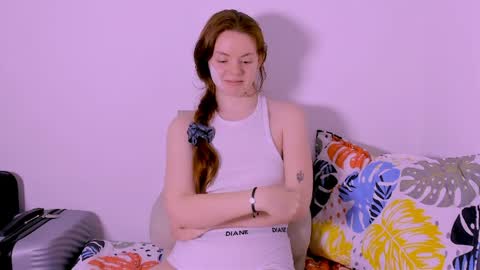 only_sarah1 online show from April 11, 9:41 pm