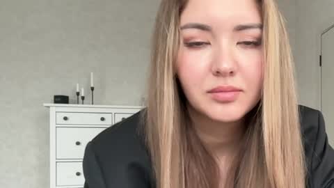 only_this online show from April 22, 7:00 am