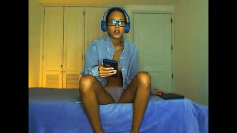 Snapshot of onlybecca chatting on March 1, 3:41 am Only Becca online show from March 1, 3:41 am