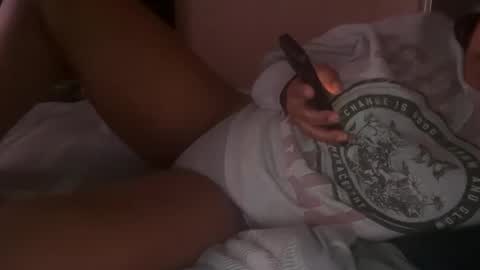 Snapshot of onlyinurdreams00 chatting on October 18, 3:09 am onlyinurdreams00 online show from October 18, 3:09 am