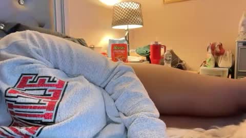 onlyinurdreams00 online show from February 21, 4:02 am