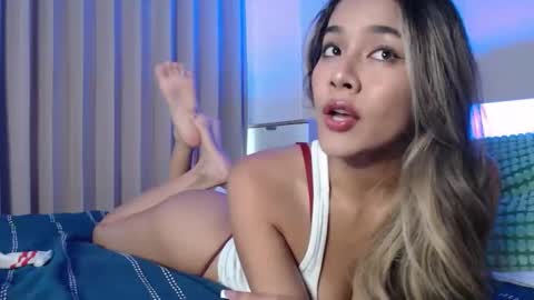 Lily Peach  -   online show from April 14, 4:29 am