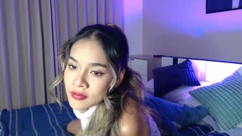 Lily Peach  -   online show from May 10, 8:58 pm