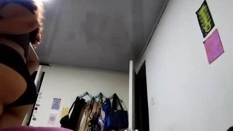 Snapshot of onlysaralee chatting on September 21, 6:59 am Sara Lee online show from September 21, 6:59 am