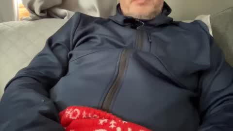 Snapshot of onthedlhere chatting on January 8, 2:56 pm onthedlhere online show from January 8, 2:56 pm