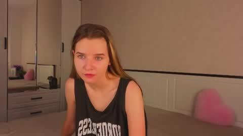 Snapshot of onyxvespera chatting on July 16, 7:03 am onyxvespera online show from July 16, 7:03 am