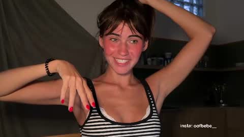 Snapshot of oofbabe__ chatting on June 17, 10:10 pm Helen online show from June 17, 10:10 pm