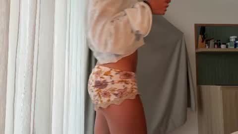 Snapshot of oofbabe__ chatting on July 11, 10:33 pm Helen online show from July 11, 10:33 pm
