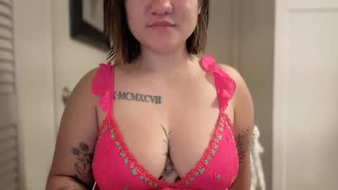 Miss Girly online show from March 19, 9:13 am