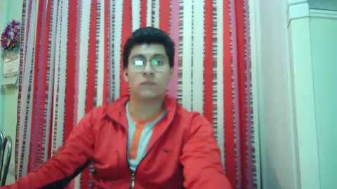 Snapshot of oomaurooo chatting on December 18, 6:32 am oomaurooo online show from December 18, 6:32 am