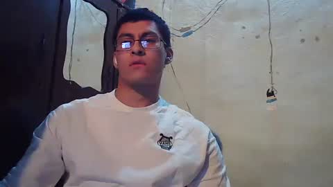 Snapshot of oomaurooo chatting on January 12, 5:12 am oomaurooo online show from January 12, 5:12 am