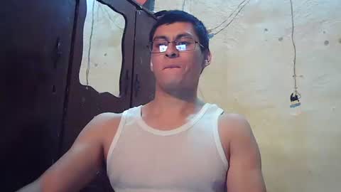 Snapshot of oomaurooo chatting on January 14, 2:06 am oomaurooo online show from January 14, 2:06 am