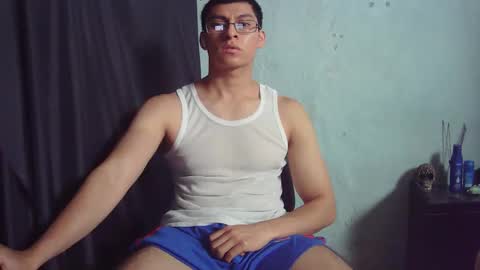 Snapshot of oomaurooo chatting on March 24, 7:41 pm oomaurooo online show from March 24, 7:41 pm
