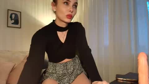 ophelia blue online show from November 27, 1:13 pm