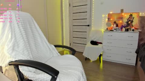 Ophelia online show from April 9, 9:36 am