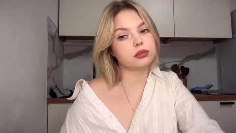 Ophelia online show from December 3, 10:46 am