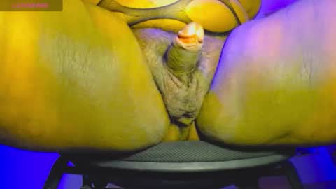 Snapshot of opraxbell chatting on September 23, 3:42 am OpraxBell online show from September 23, 3:42 am