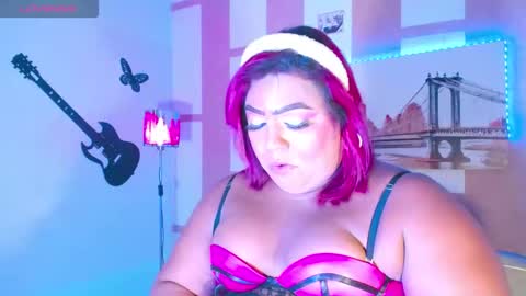 Snapshot of opraxbell chatting on October 14, 1:17 am OpraxBell online show from October 14, 1:17 am