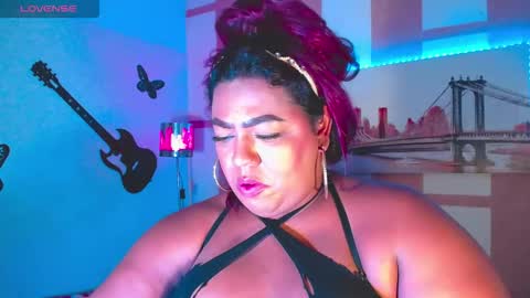 Snapshot of opraxbell chatting on November 26, 4:02 am OpraxBell online show from November 26, 4:02 am