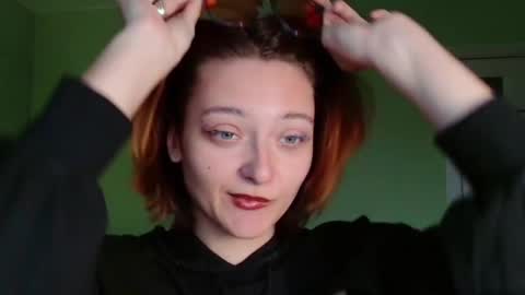 Snapshot of orange___melani chatting on November 21, 10:25 am Melani online show from November 21, 10:25 am