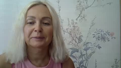 orange_luv online show from August 7, 11:45 am