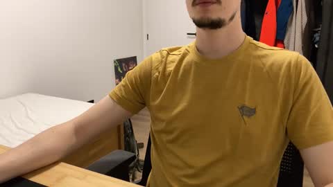 Snapshot of orders19 chatting on December 1, 8:14 pm Woody online show from December 1, 8:14 pm