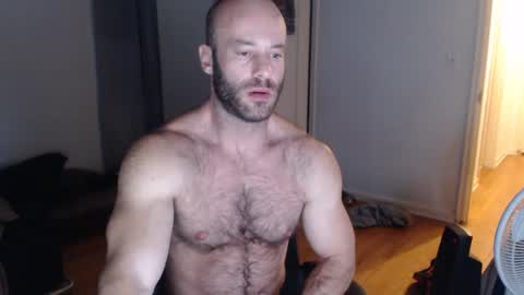 Snapshot of oregon87 chatting on January 13, 4:39 am The Oregon Lumberjack online show from January 13, 4:39 am