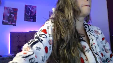 Snapshot of oriana_100 chatting on February 28, 3:26 am oriana_100 online show from February 28, 3:26 am