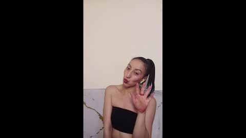 Snapshot of oriana_111 chatting on June 14, 1:58 am oriana_111 online show from June 14, 1:58 am