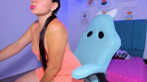 Snapshot of oriana_sweet35 chatting on December 3, 3:03 am Oriana online show from December 3, 3:03 am