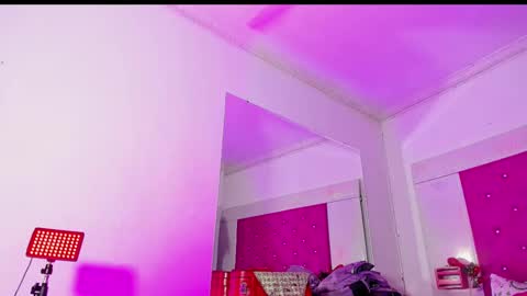 Oriana online show from December 9, 6:35 pm