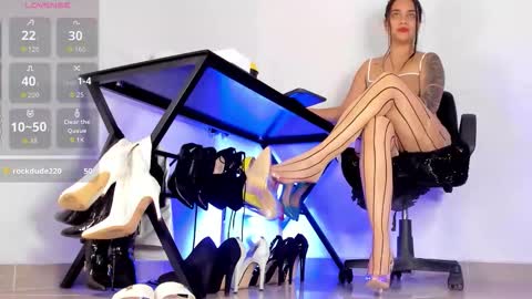 Snapshot of orianaflores chatting on September 24, 9:29 pm You can call me Sussana online show from September 24, 9:29 pm