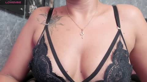 Snapshot of orion__smith chatting on April 29, 12:48 am Orion online show from April 29, 12:48 am