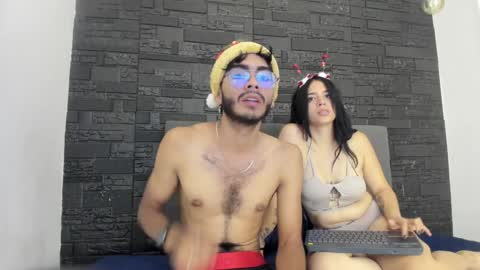 Snapshot of orion_perla chatting on December 21, 4:19 am orion y perla online show from December 21, 4:19 am