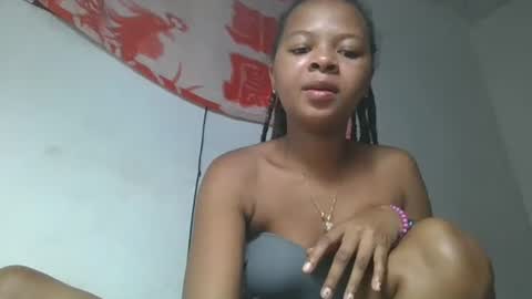 ornellahhh online show from October 19, 12:33 am