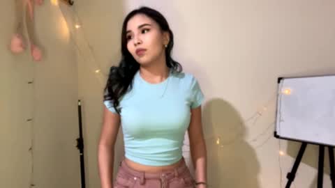 Snapshot of orphaajayi chatting on December 3, 11:30 am Angel online show from December 3, 11:30 am