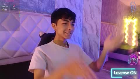 osamu_tay online show from January 19, 11:47 am