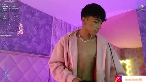 osamu_tay online show from February 3, 11:37 am