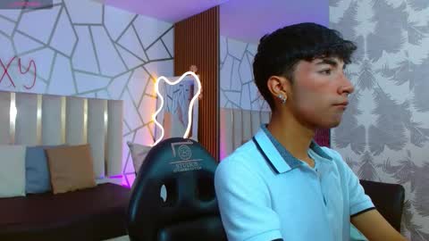 osamu_tay online show from March 15, 3:23 am